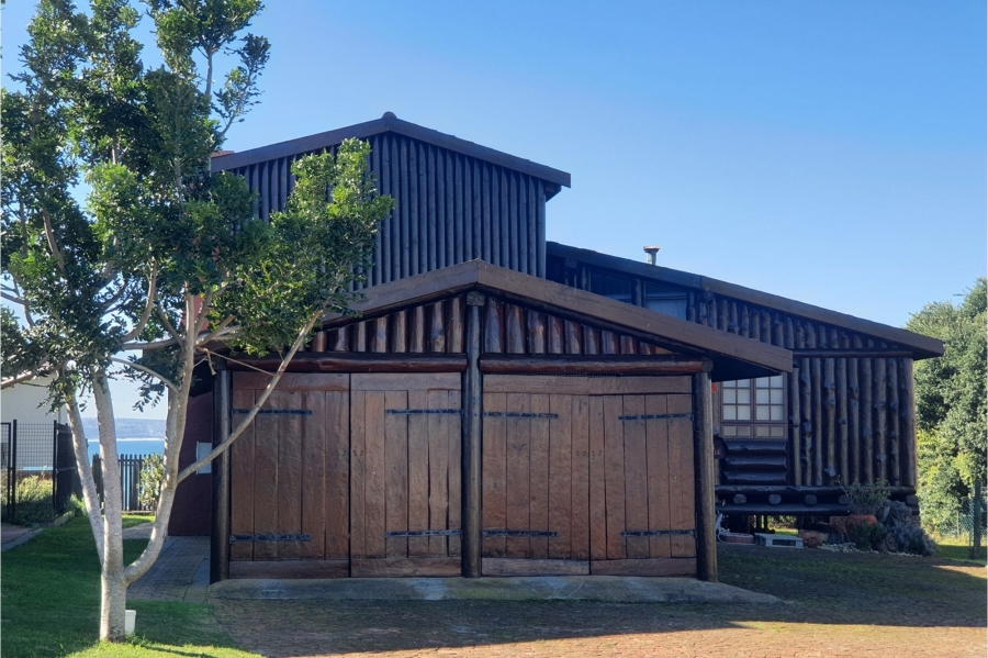 3 Bedroom Property for Sale in Boggomsbaai Western Cape